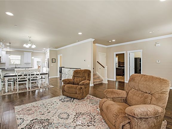 4th image of 2216 NE Mill Street
