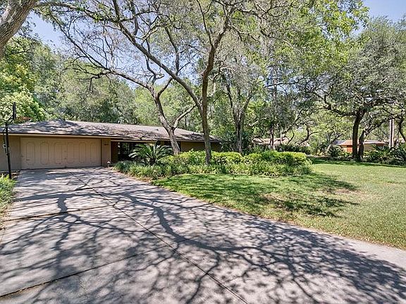 2nd image of 200 Jasmine Ln