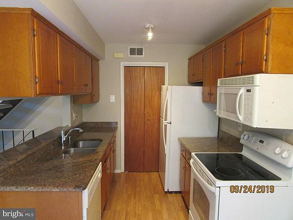 3rd image of 14 Falls Chapel Way #C