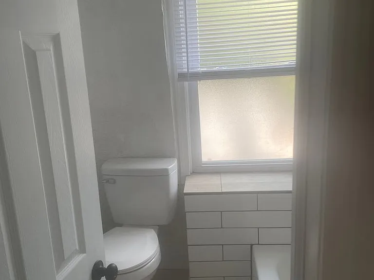 141 N Farson St — Photo 7