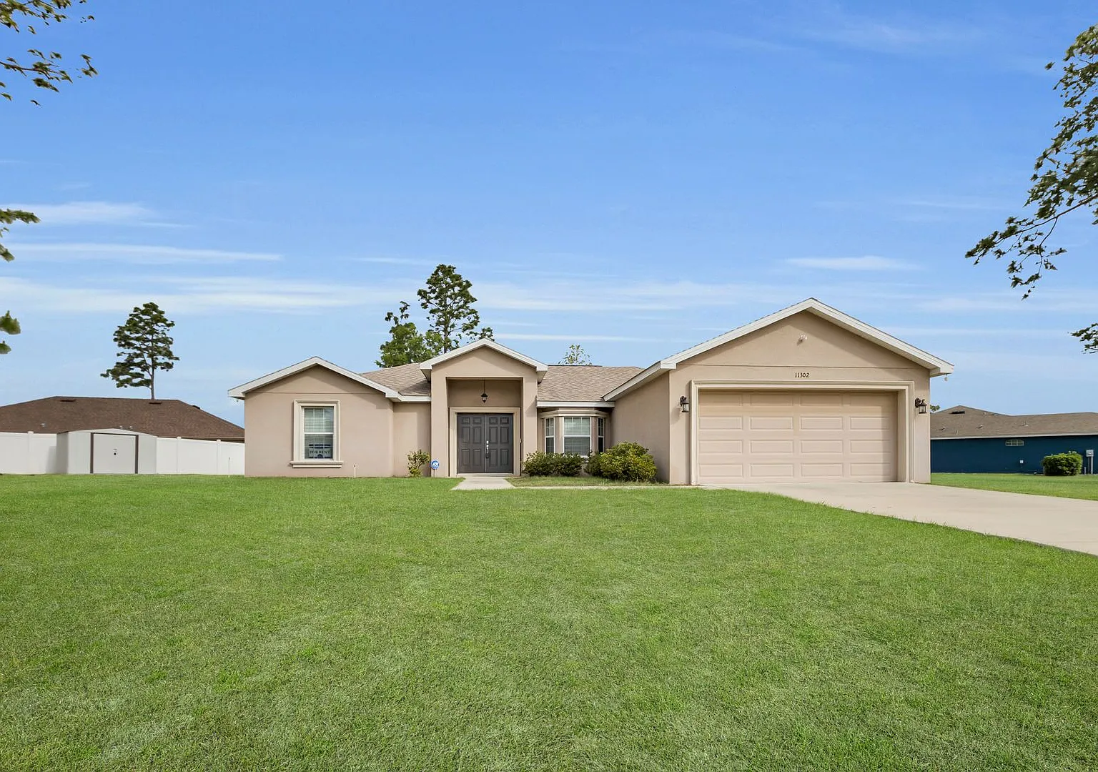 Beautiful 3/2/2 House for Rent. Available Now! — Photo 1