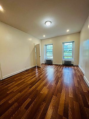 3rd image of 30 Clifton Pl #3