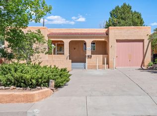 410 Richmond Dr SE, Albuquerque, NM 87106