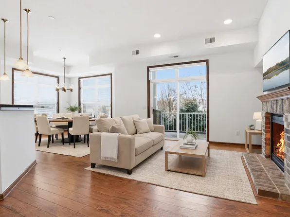 1840 Freedom Ln Unit 102, Chanhassen, MN 55317