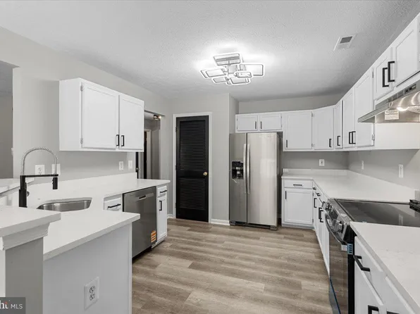 47912 Piney Orchard St, Lexington Park, MD 20653