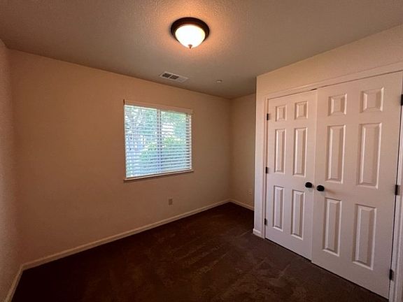 4th image of 1026 E Margalo Ct