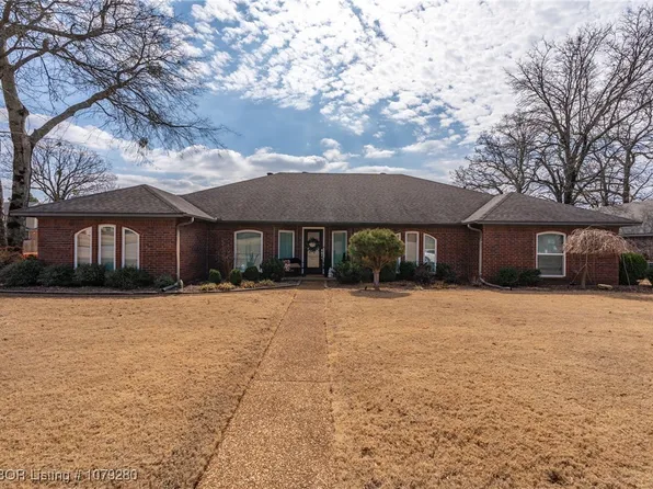 2412 Brigadoon Dr, Fort Smith, AR 72908