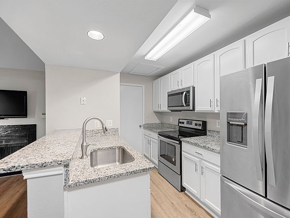 3rd image of 12152 Penderview Ter APT 1332