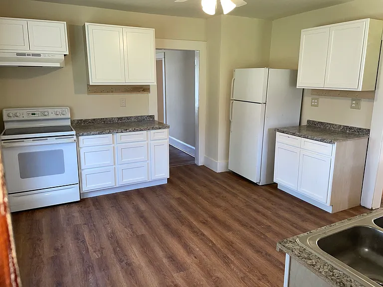 1231 Stevens Ave — Photo 7