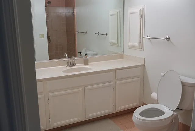 1063 Carolina St — Photo 17