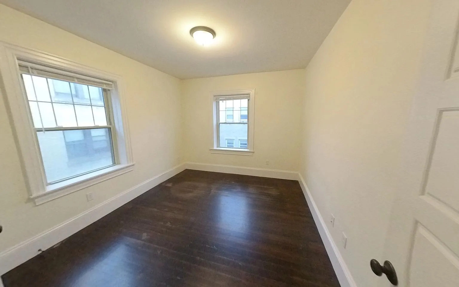 27 Commonwealth Ter — Photo 4