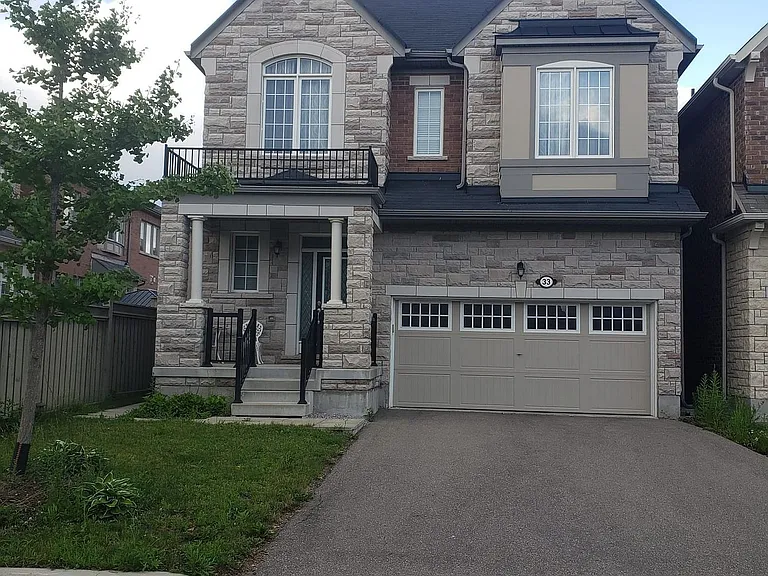 33 Major Cres — Photo 1