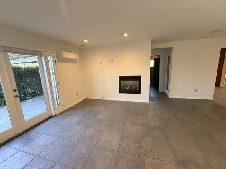 3785 Pershing Ave — Photo 9