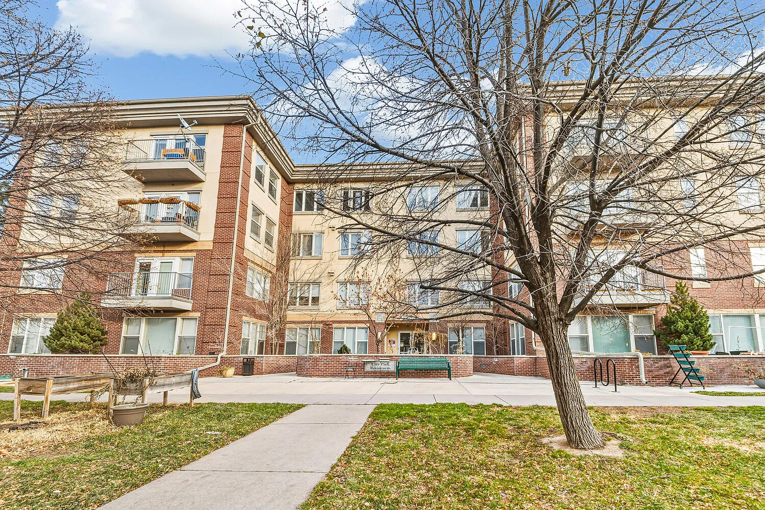 City Park Residences — Photo 1