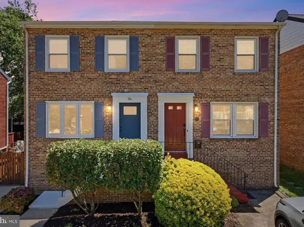 19 E Myrtle St #A, Alexandria, VA 22301