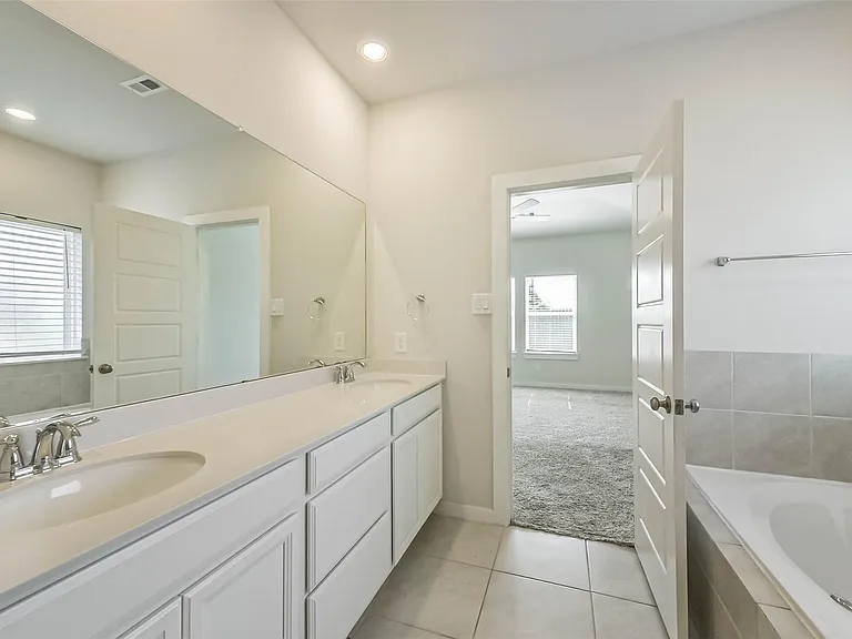 8515 Lake Groove Ln — Photo 13