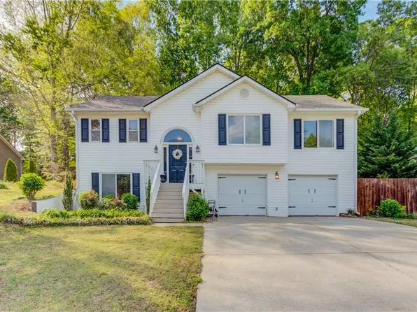 4688 Eucalyptus Way, Flowery Branch, GA 30542