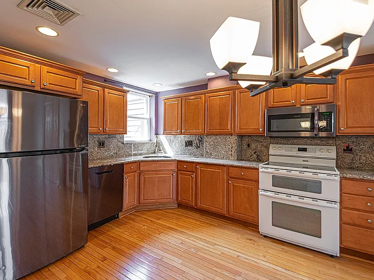 1635 E Passyunk Ave — Photo 6