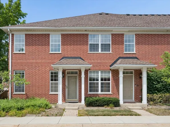 2351 Crystal Rd, Northbrook, IL 60062