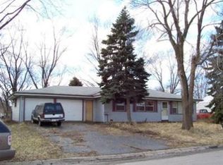 388 W Lahonda Dr, Valparaiso, IN 46385