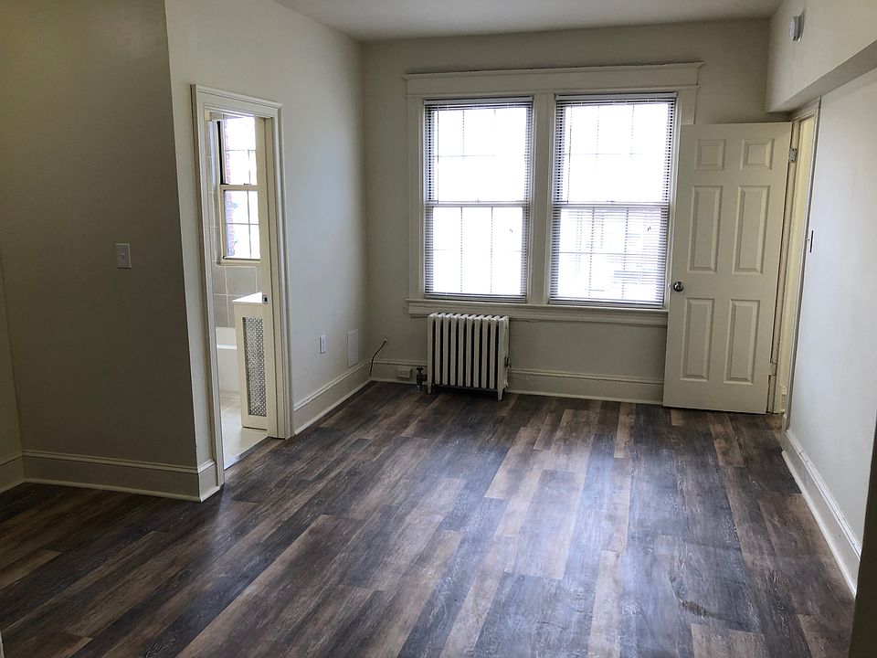 427 - Comes Unfurnished