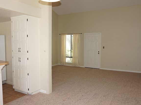 4th image of 1115 Evelyn Ln