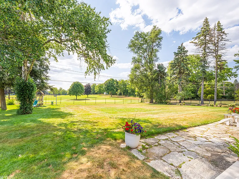1949 Meadowfield Dr NE — Photo 45