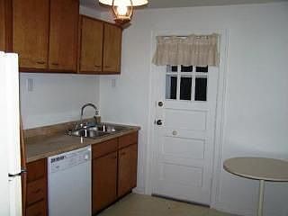 4th image of 5904 Wickham Ave