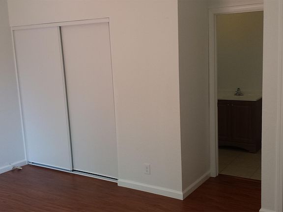 5th image of 23 Millar Ave