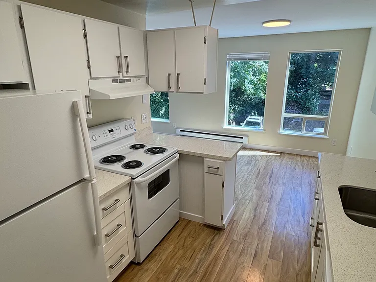 Genesee Park Apartments — Photo 11