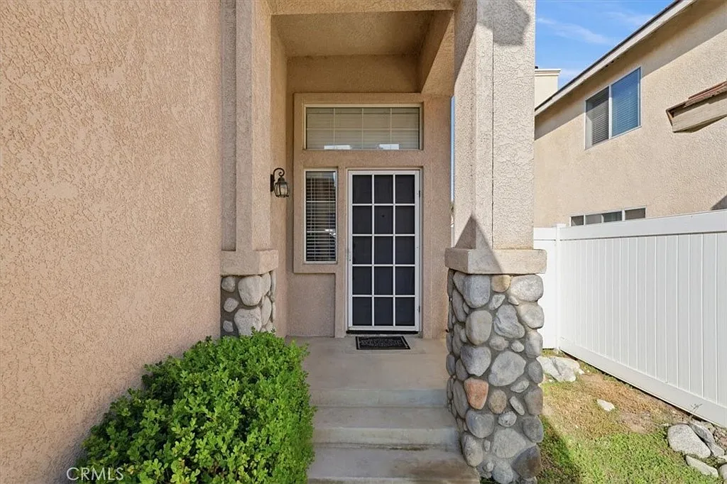 3 bed, 2.5 bath, 1357 sqft, $3,250 — Photo 3