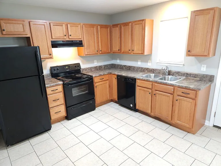 705 Crestland Ave #B7 — Photo 6