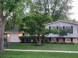 7842 Kingsbury Dr, Hanover Park, IL