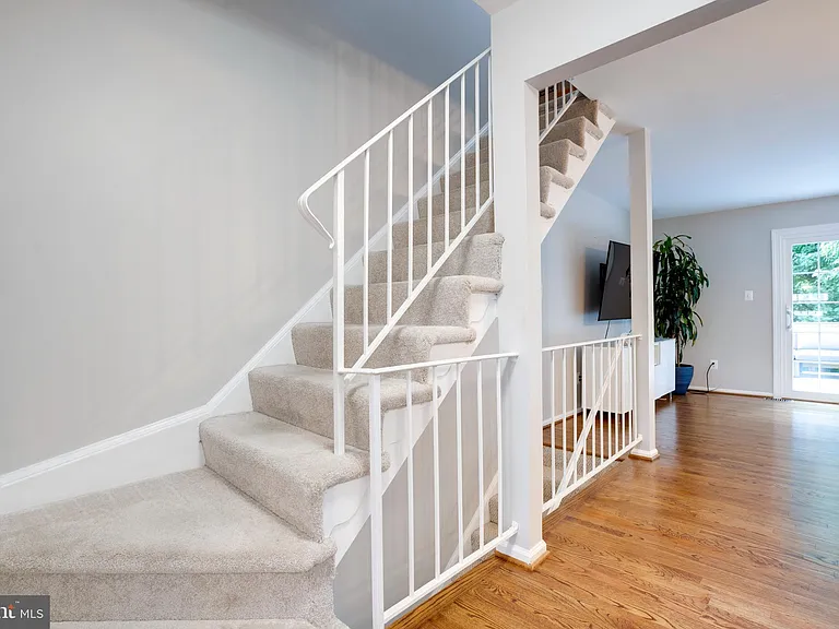 8657 Dellway Ln — Photo 11
