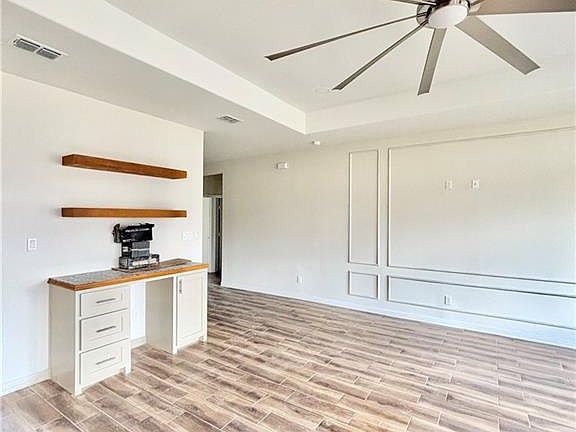 3rd image of 1202 Matthew Dr