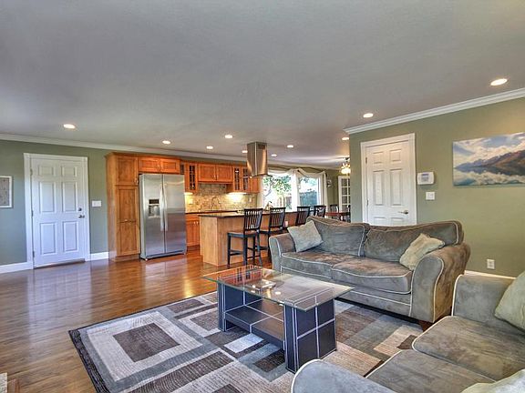 2nd image of 4350 Gayle Dr