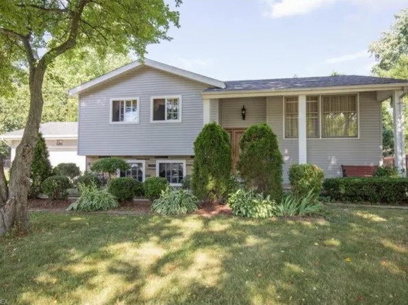 5001 Sampson Dr, Youngstown, OH 44505