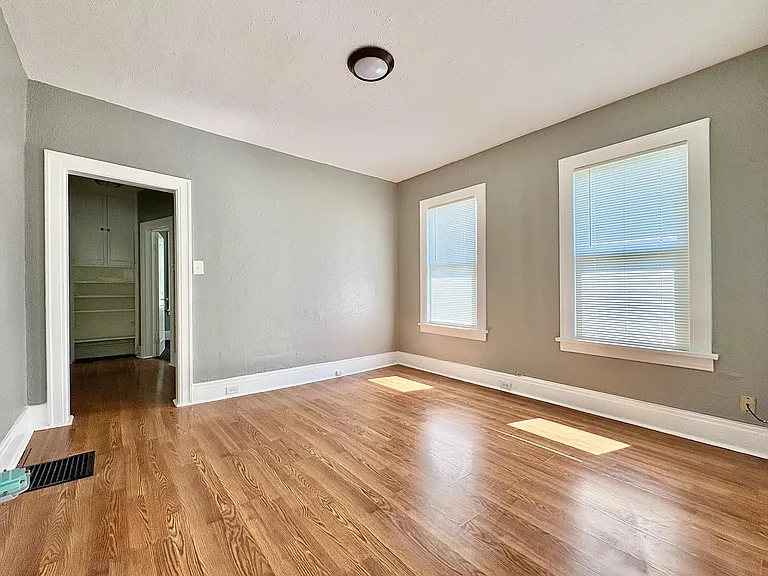 1034 Huey St — Photo 3