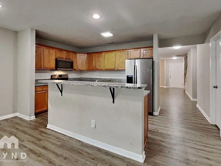 4076 Clovelly Dr — Photo 8