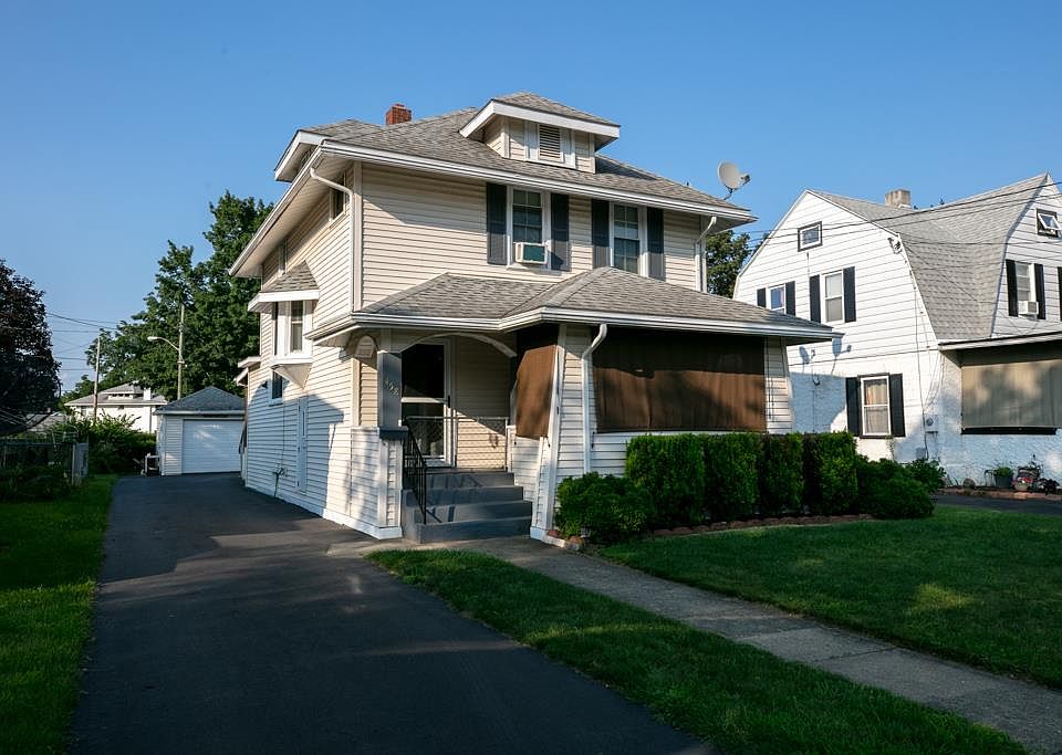 1st image of 458 W Thurston St