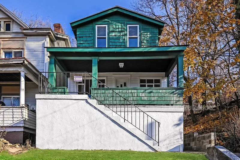 412 Woodward Ave