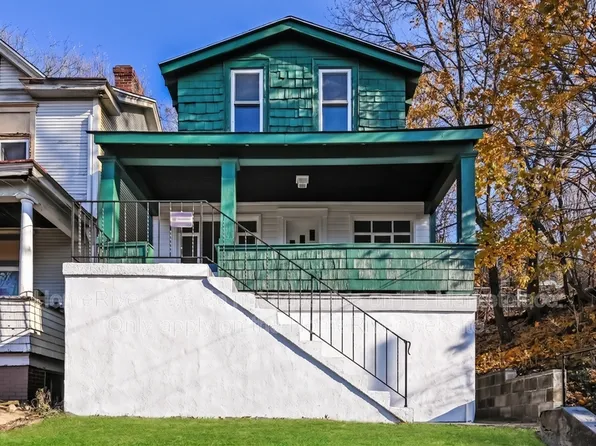 412 Woodward Ave, Mc Kees Rocks, PA 15136