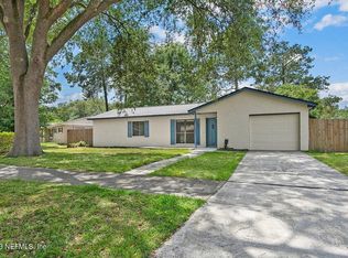 866 Chapman Dr, Jacksonville, FL 32221