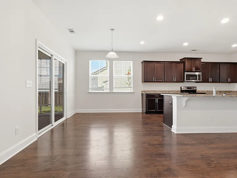 105 Grimsby Rd — Photo 14