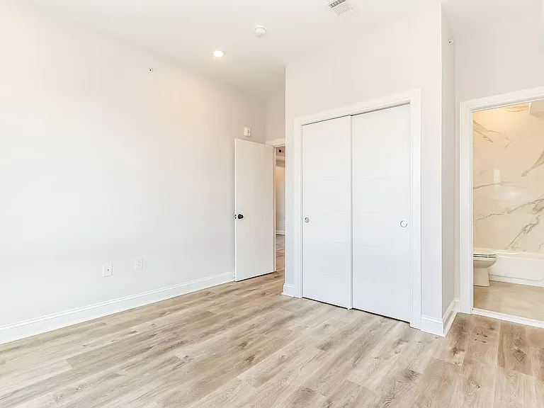 953 Belmont Avenue — Photo 31