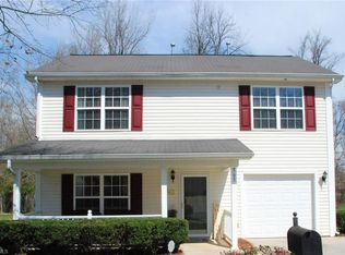565 Lakeside Valley Dr, Winston Salem, NC 27107