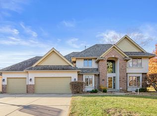 5951 Ridge Creek Rd, Shoreview, MN 55126