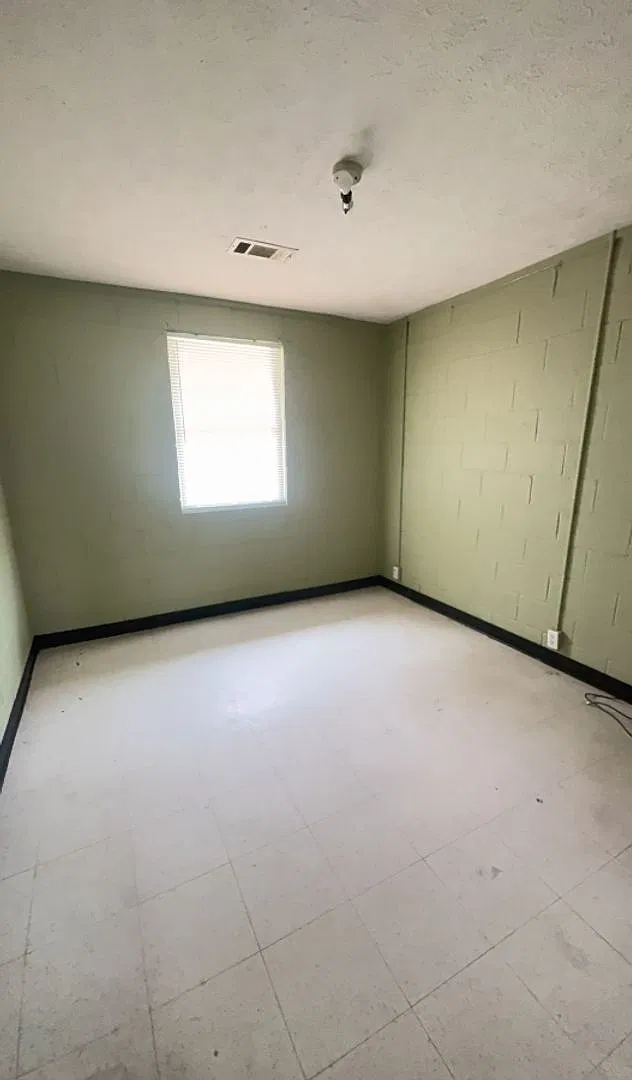 115 S Monroe St — Photo 3