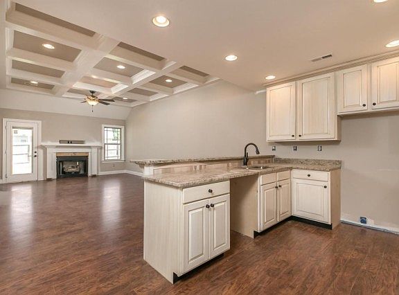 5th image of 44 Sunset Cove Dr #18B