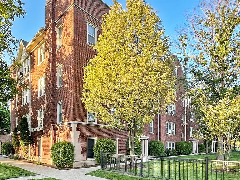 411-419 Thatcher Ave. — Photo 1